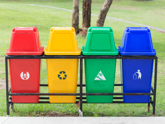 Contenedores de reciclaje y residuos: Tipos, colores y significado